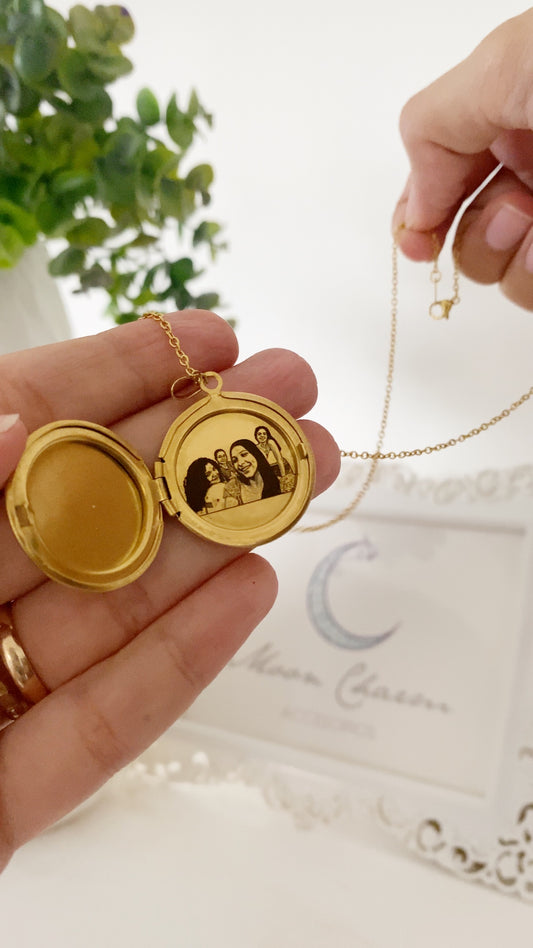 Cadena con relicario redondo grande personalizado