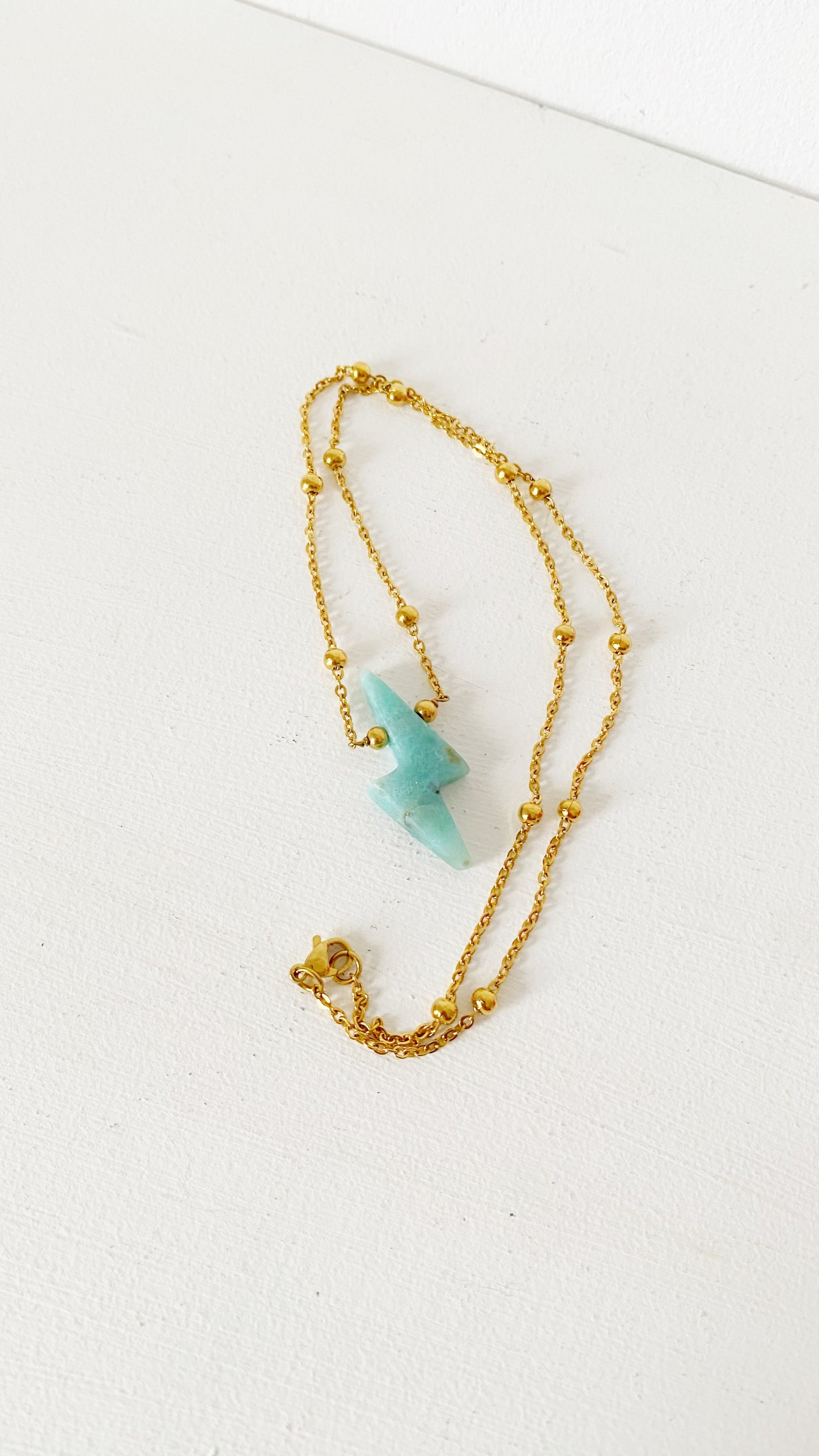 Cadena con rayo de larimar