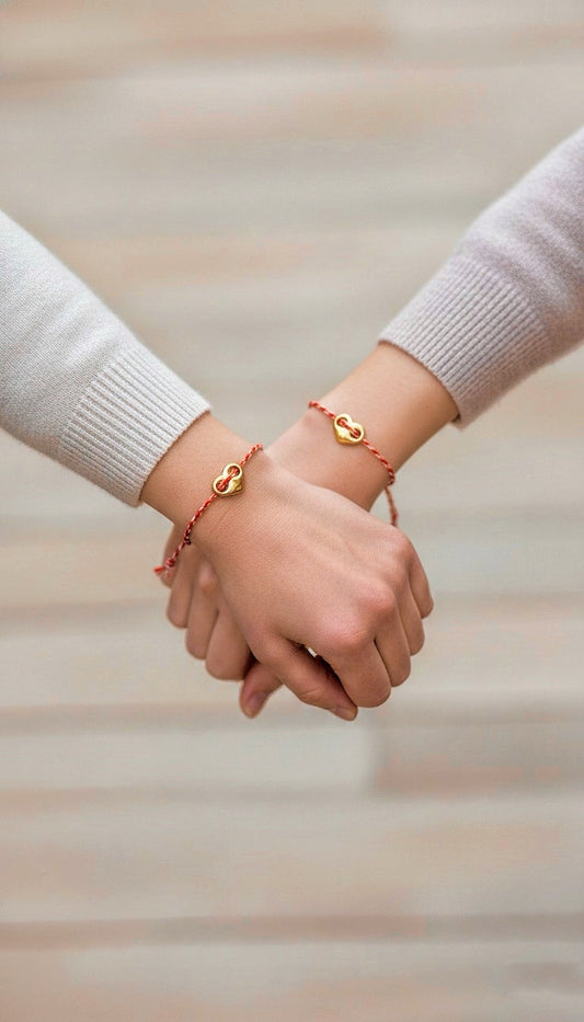 Pulsera de hilo con corazón