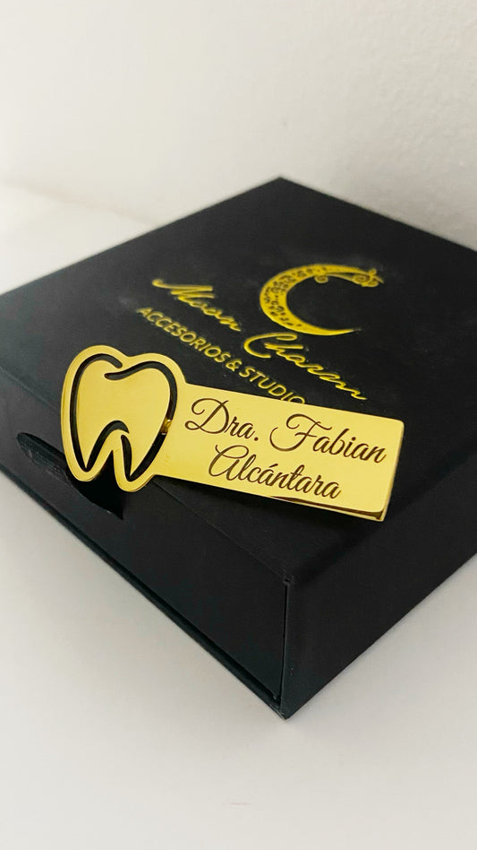 Broche odontología personalizado