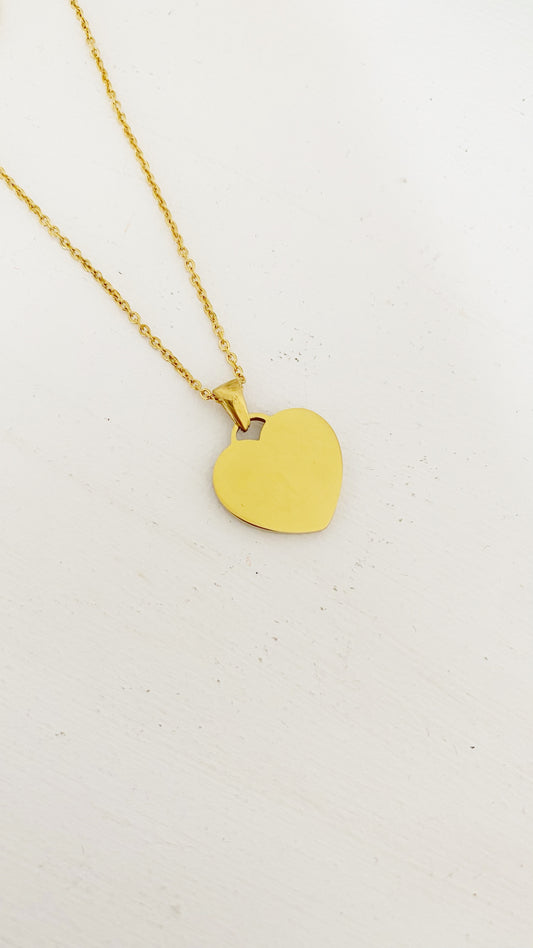 Cadena con placa de corazón personalizada