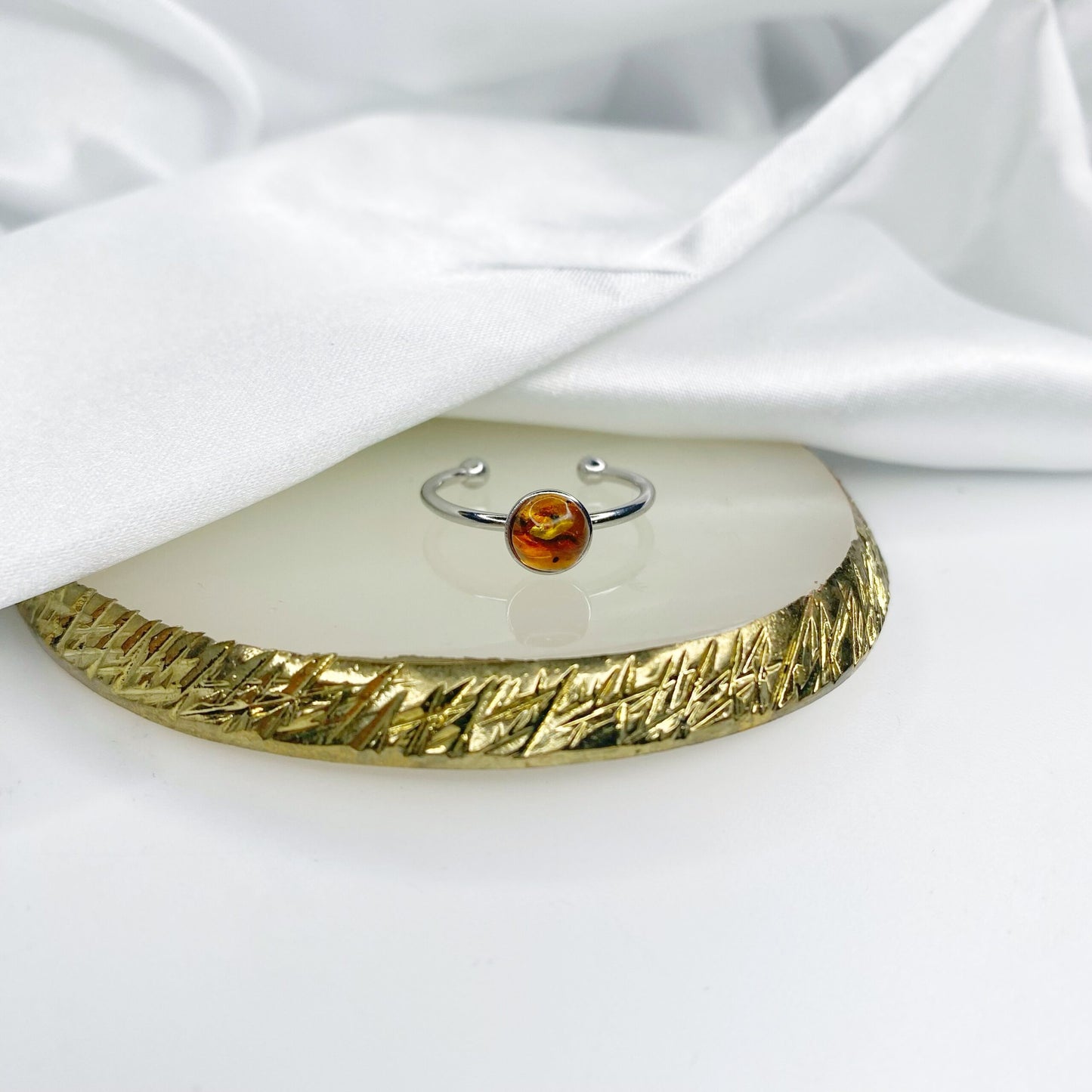 Anillo de ámbar