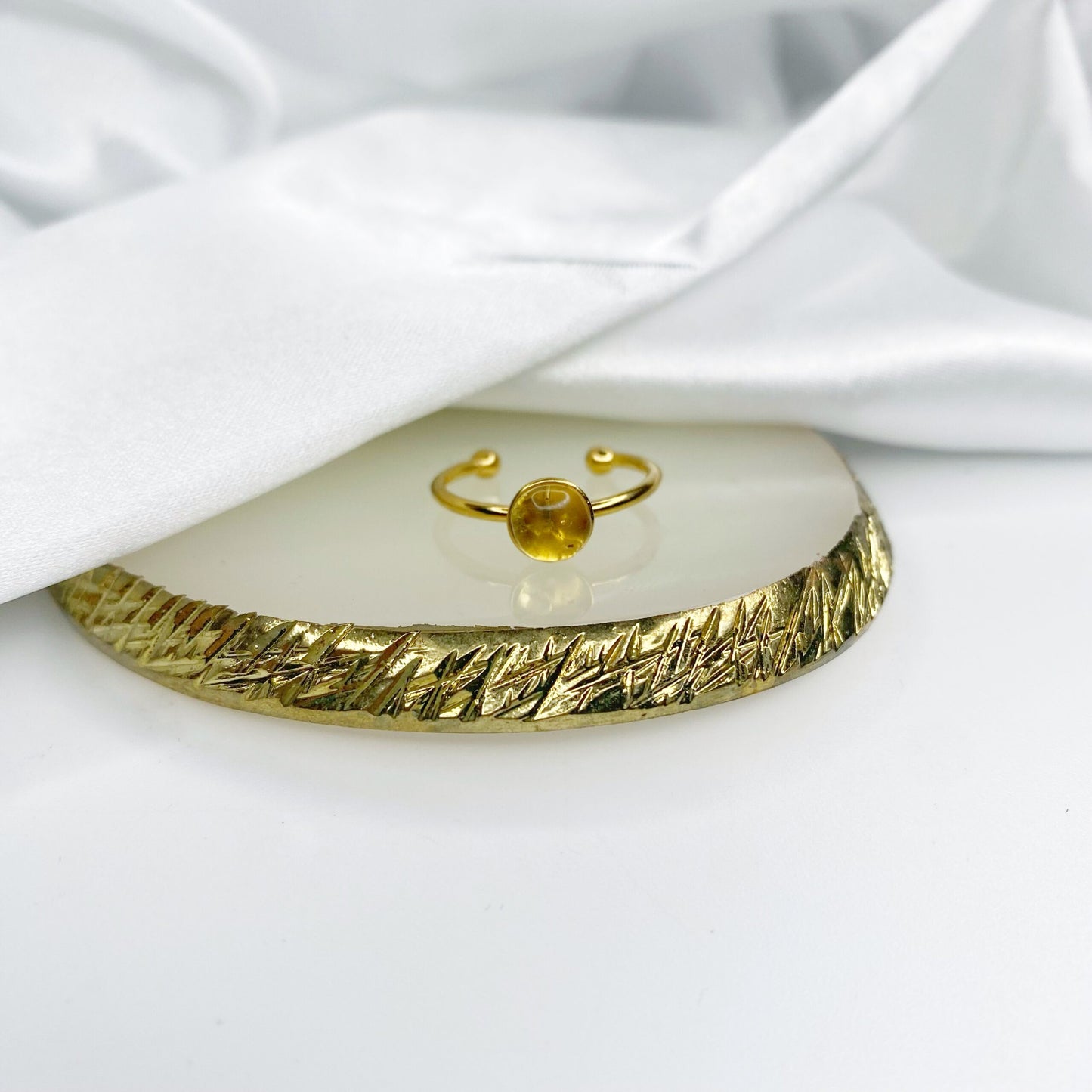 Anillo de ámbar