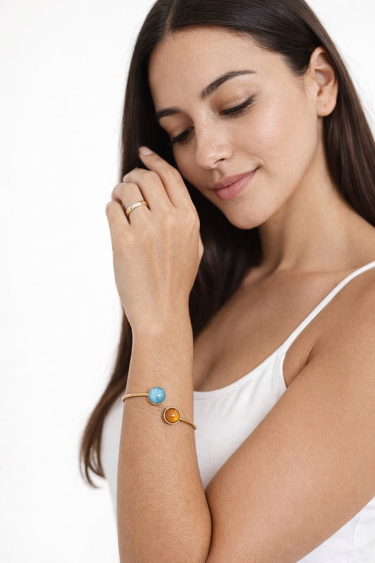 Brazalete ajustable con larimar y ámbar