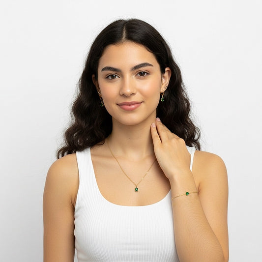 Argolla con gota de zirconia esmeralda