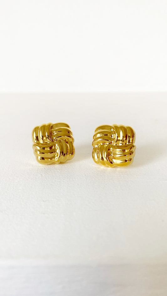 Aretes de nudo cuadrado