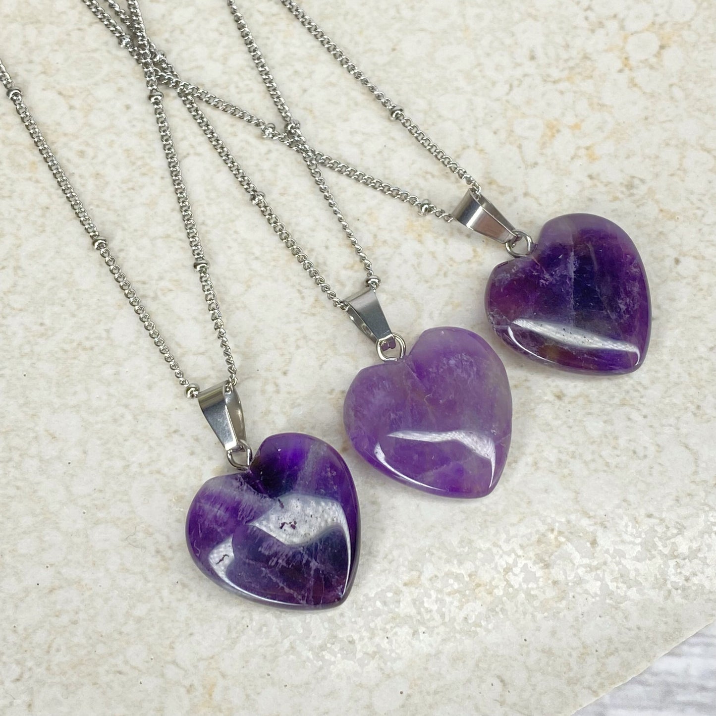 Cadena con corazón de amatista