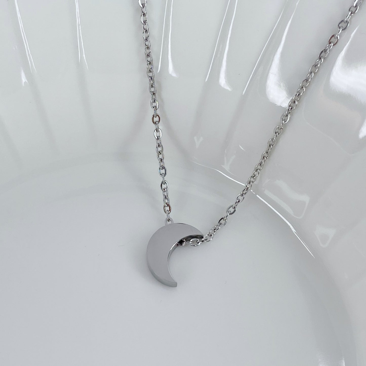 Cadena con luna