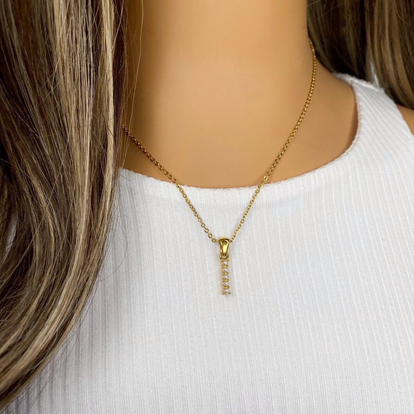 Cadena con letra de perlitas