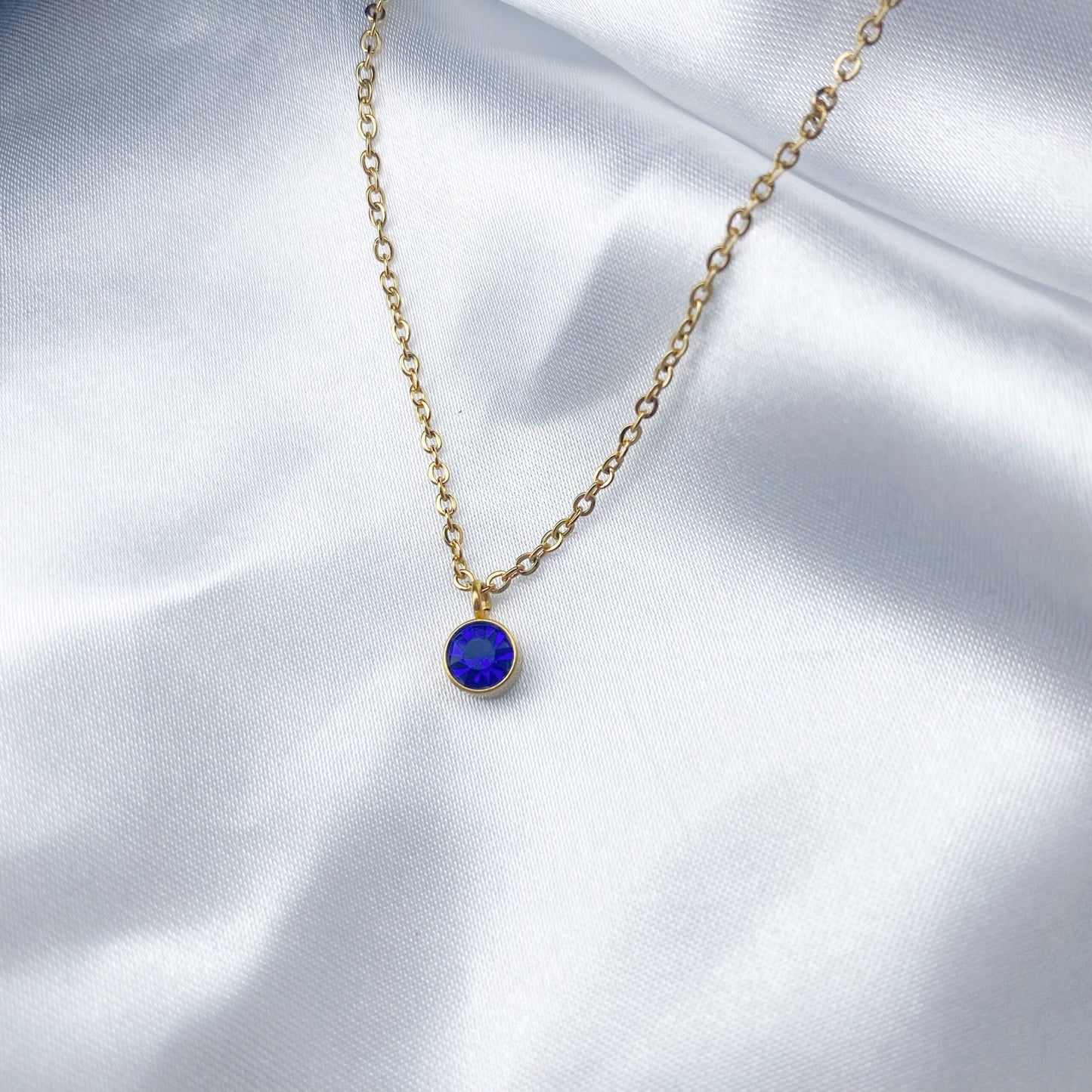 Cadena con zirconia colorida