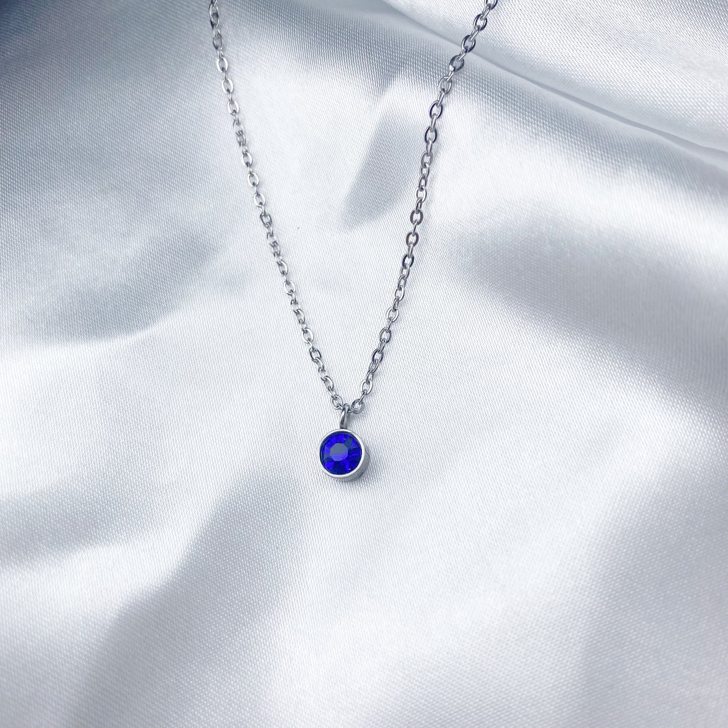 Cadena con zirconia colorida