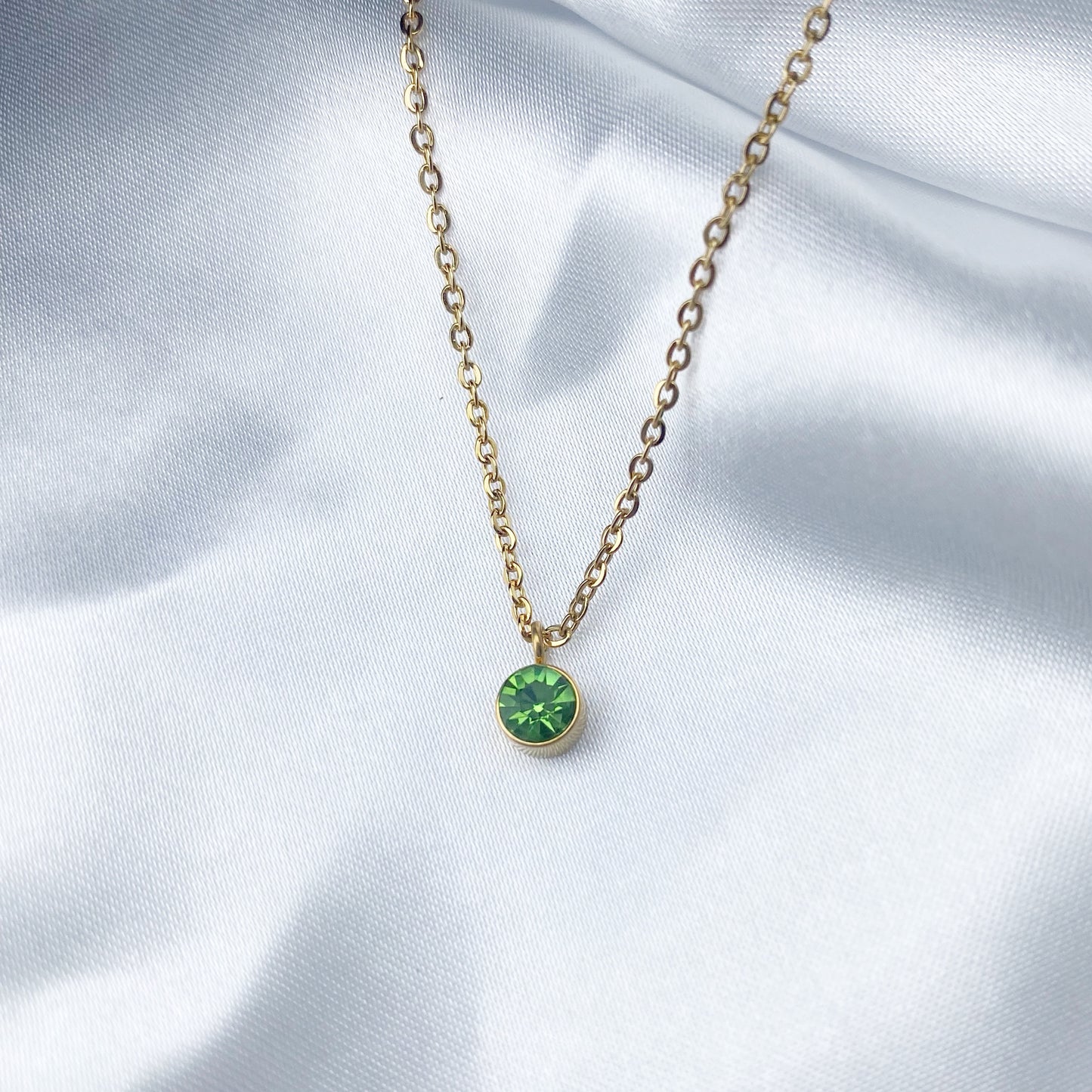 Cadena con zirconia colorida