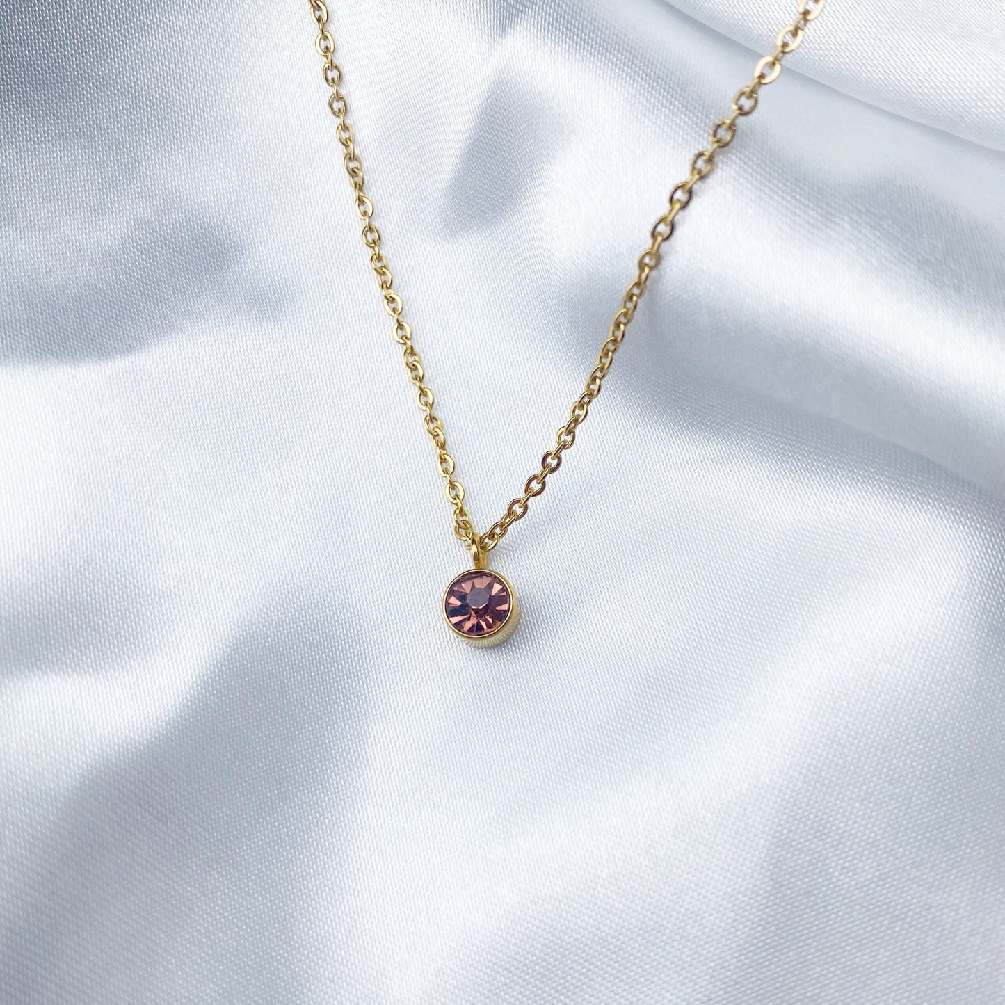 Cadena con zirconia colorida