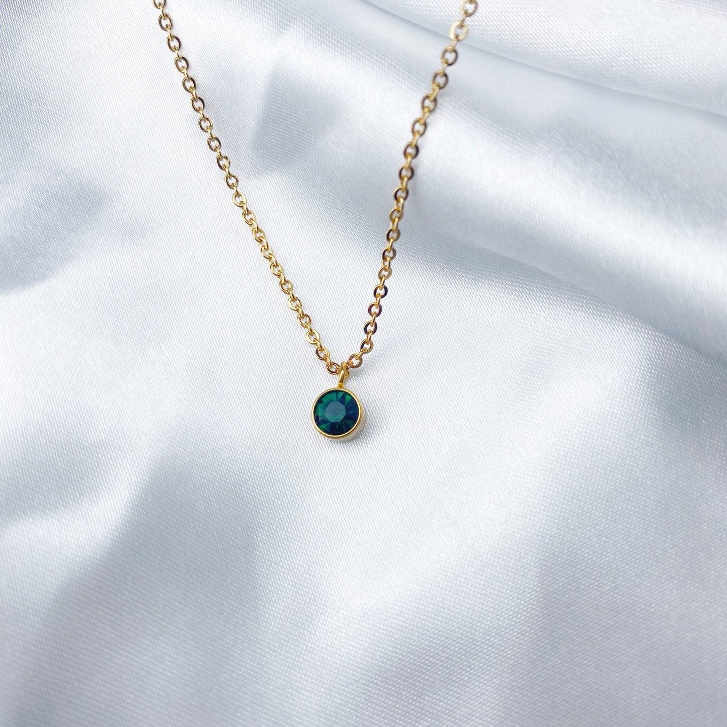 Cadena con zirconia colorida