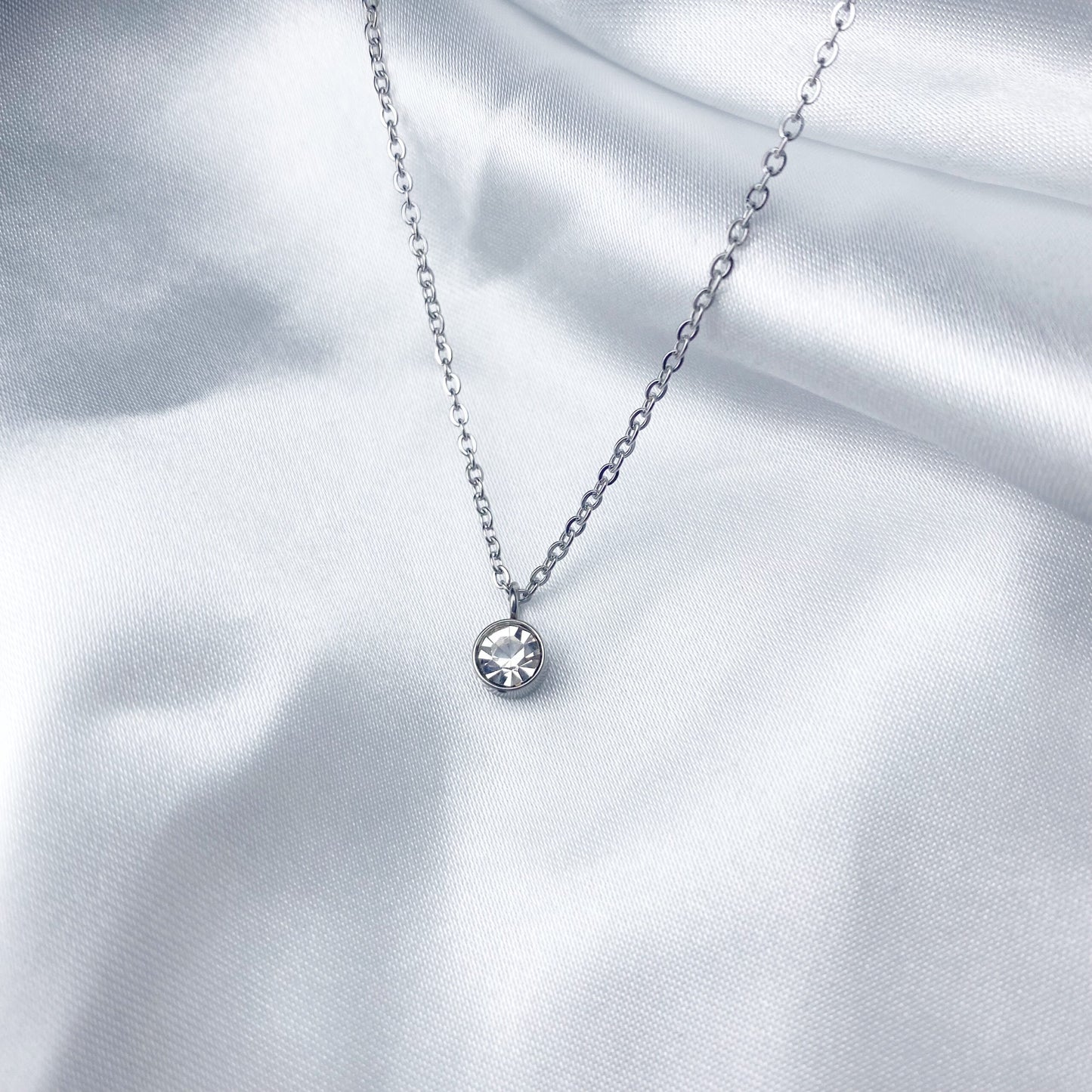 Cadena con zirconia colorida