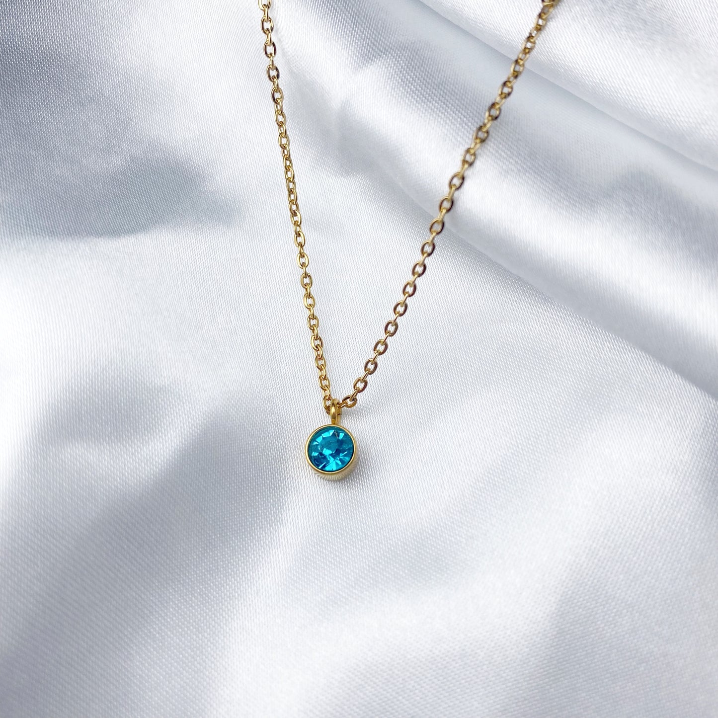 Cadena con zirconia colorida