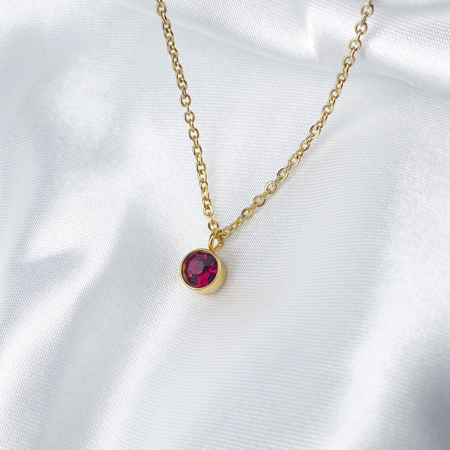 Cadena con zirconia colorida