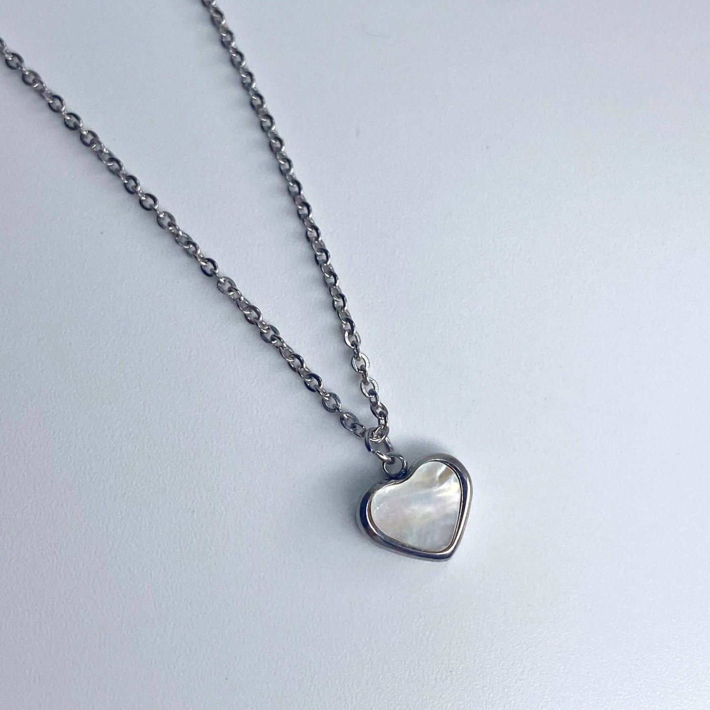 Cadena con corazón de nácar