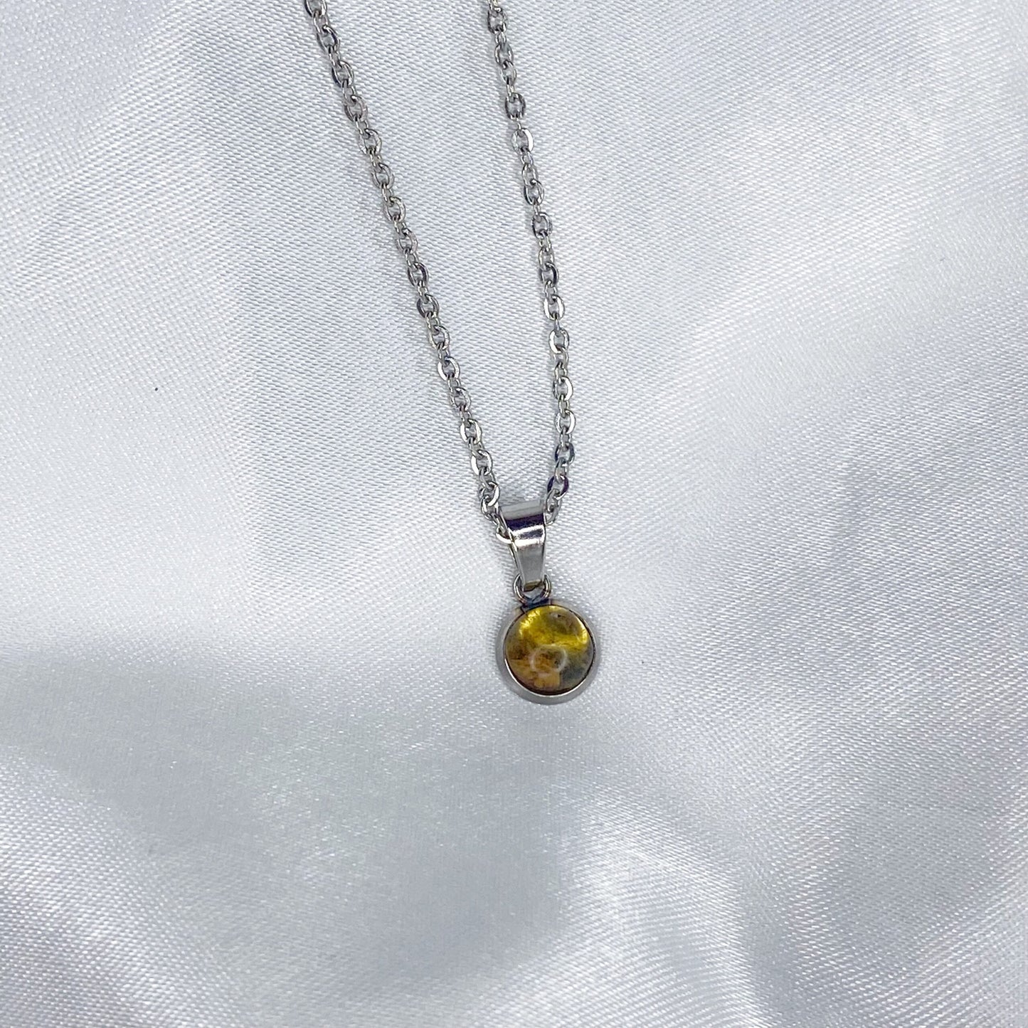 Cadena con ámbar