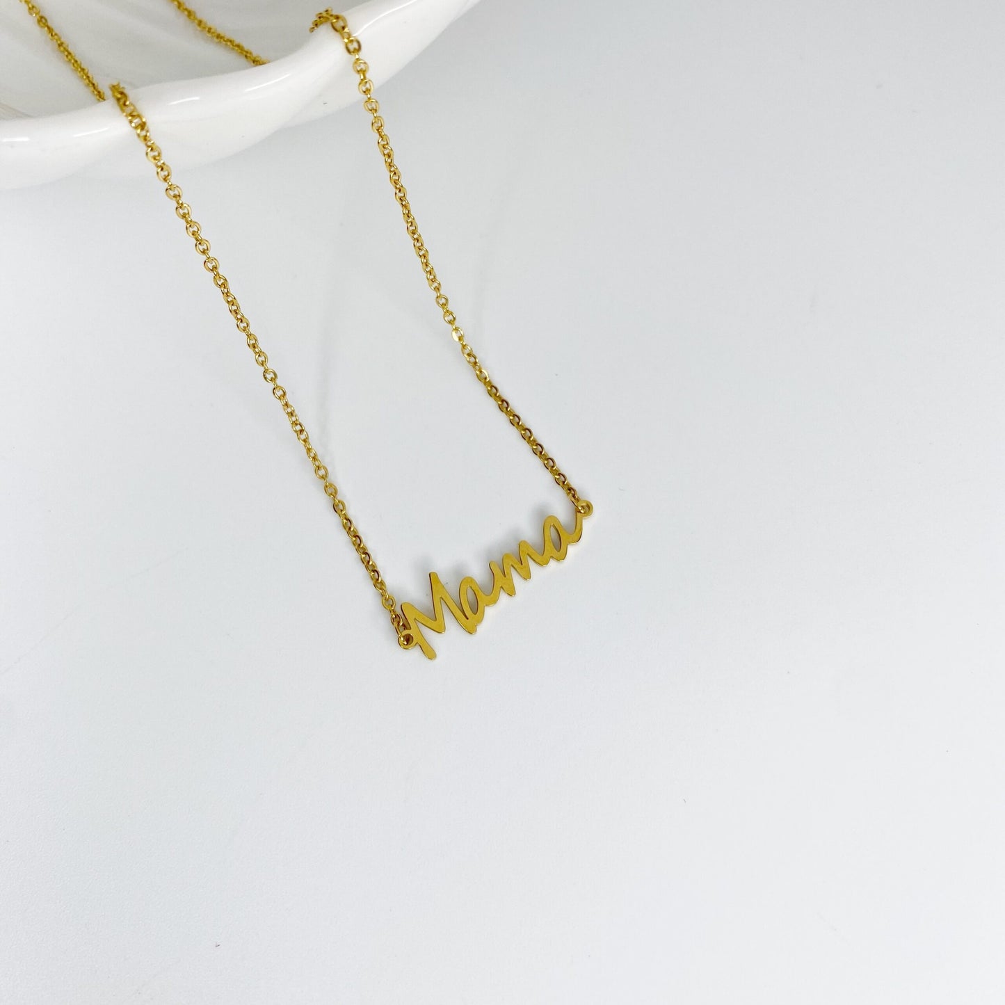 Cadena con mamá