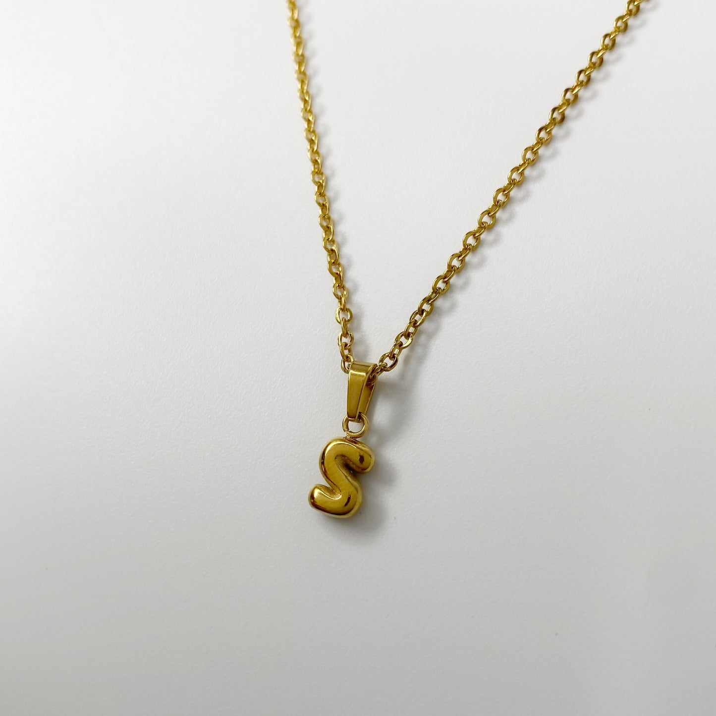 Cadena con letra burbuja