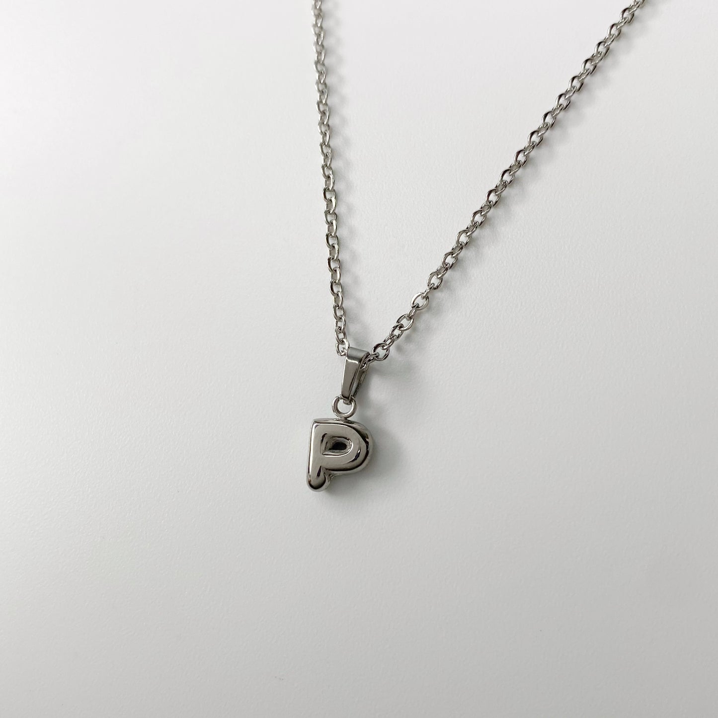 Cadena con letra burbuja