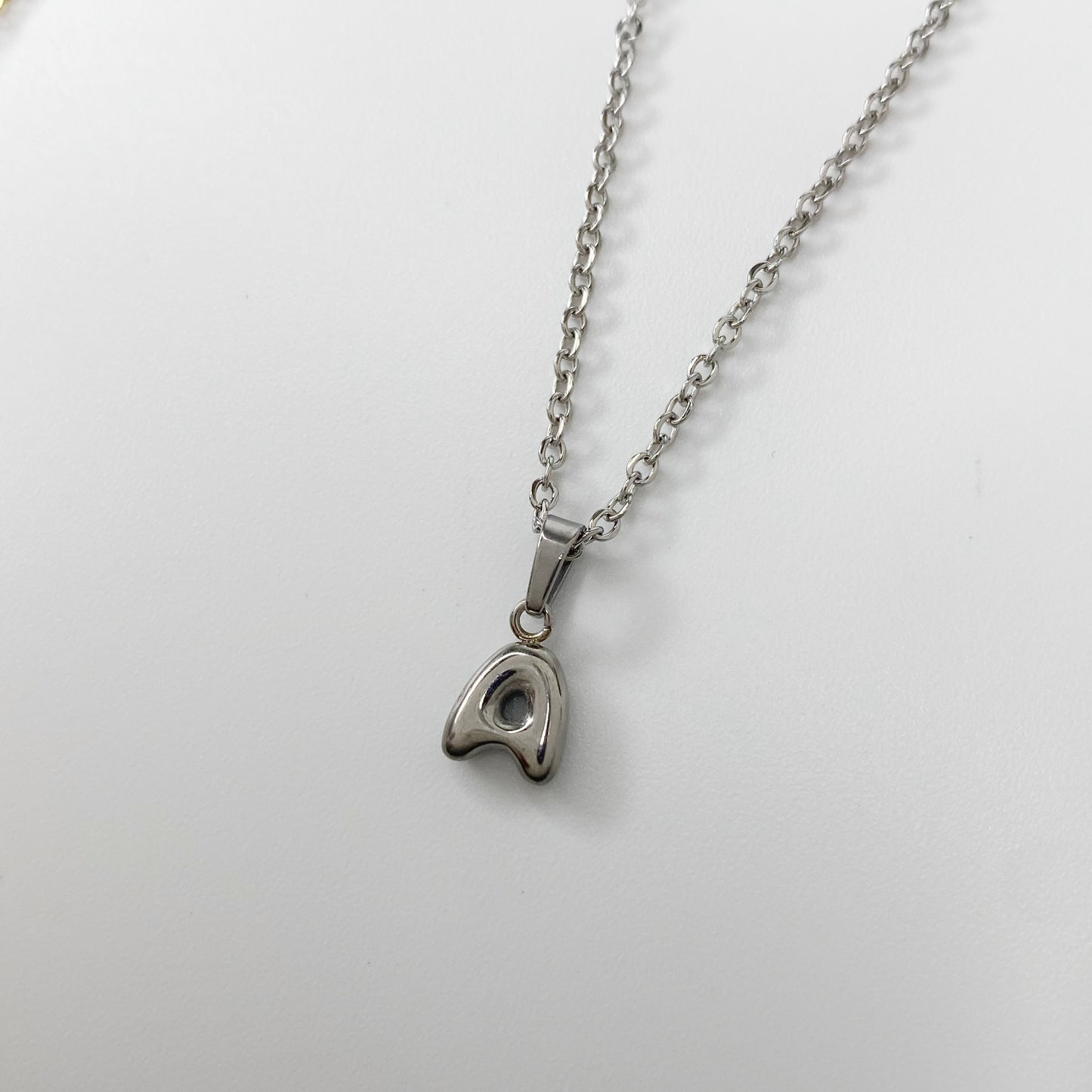 Cadena con letra burbuja