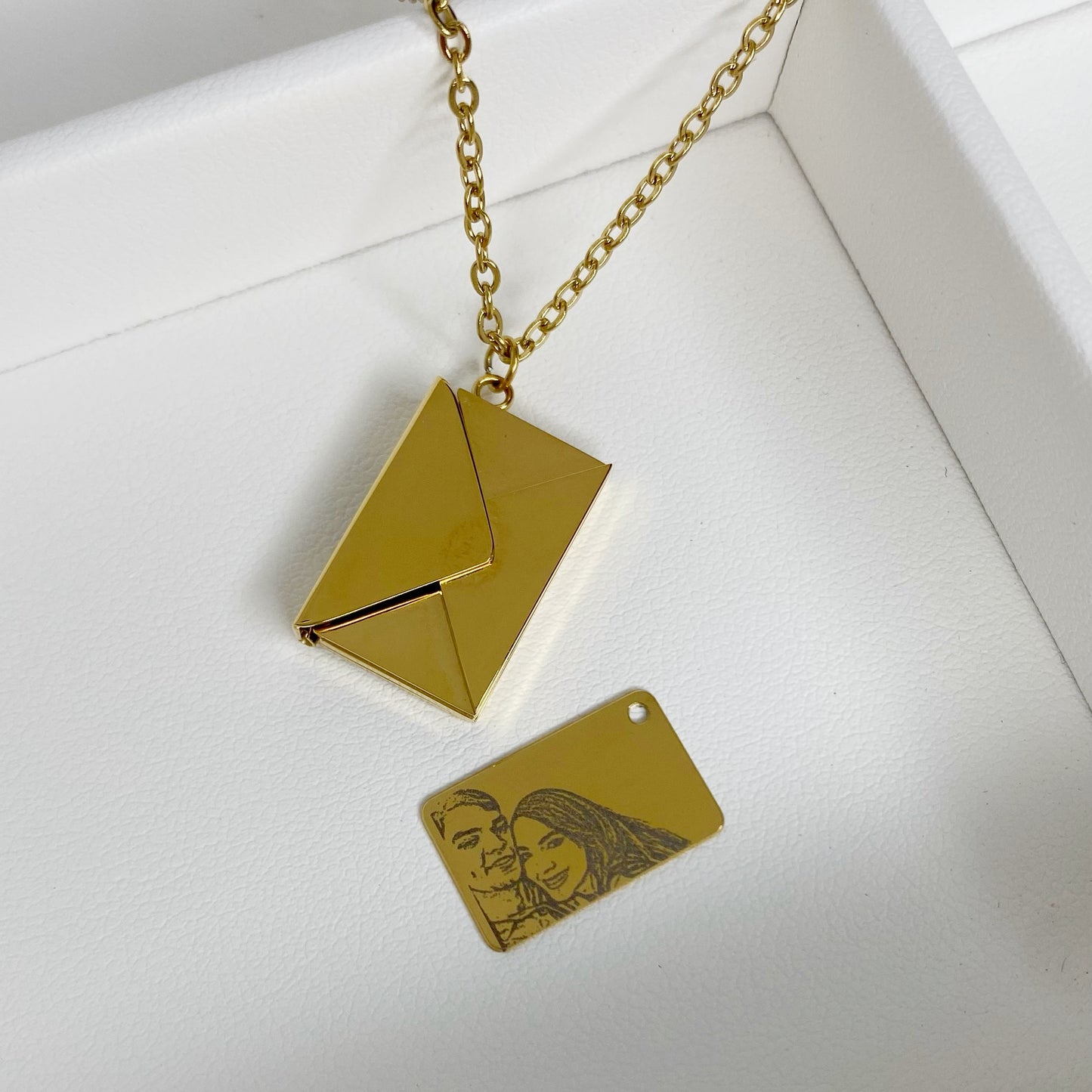 Cadena con carta personalizada