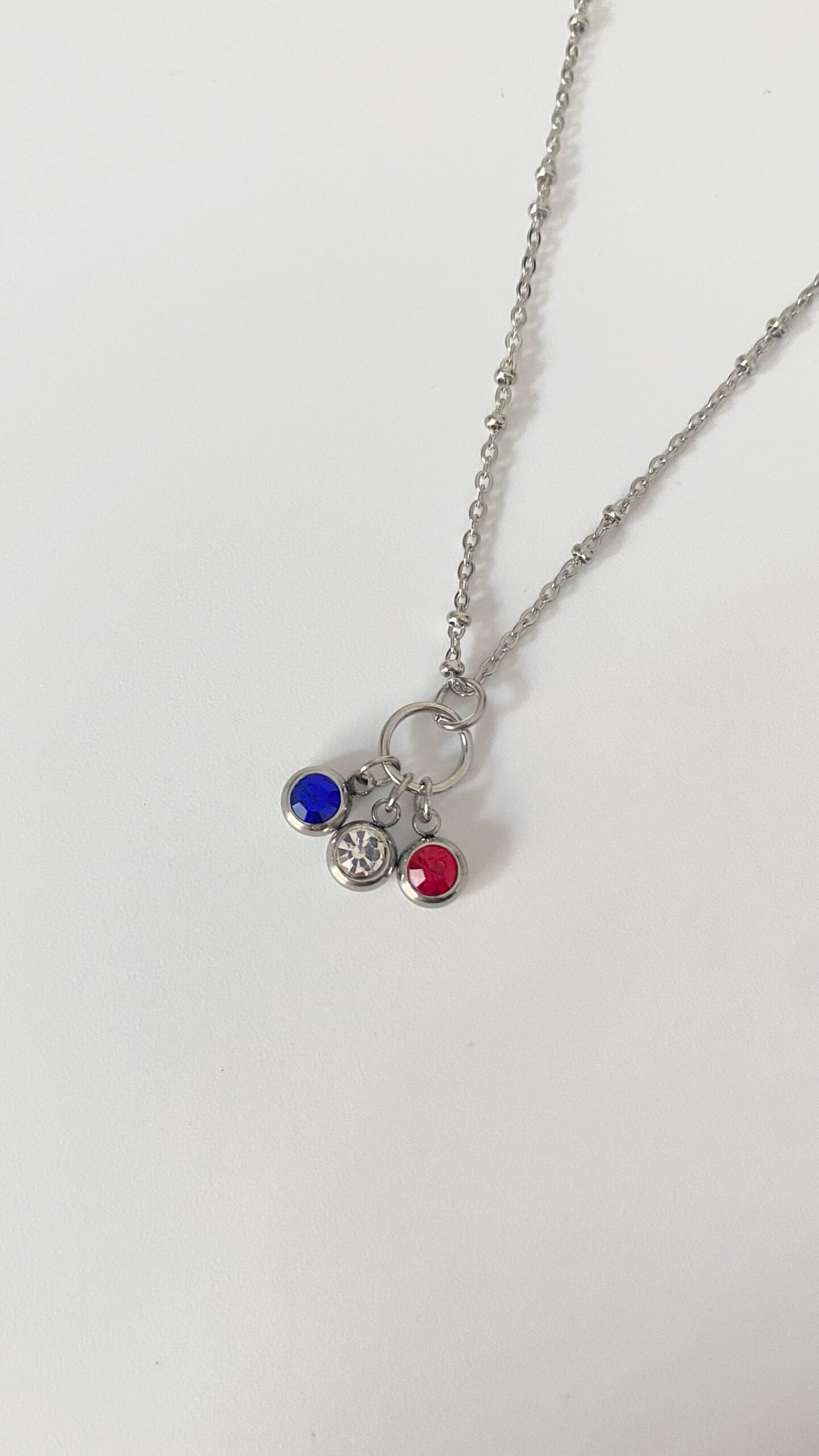 Cadena con zirconias de bandera dominicana