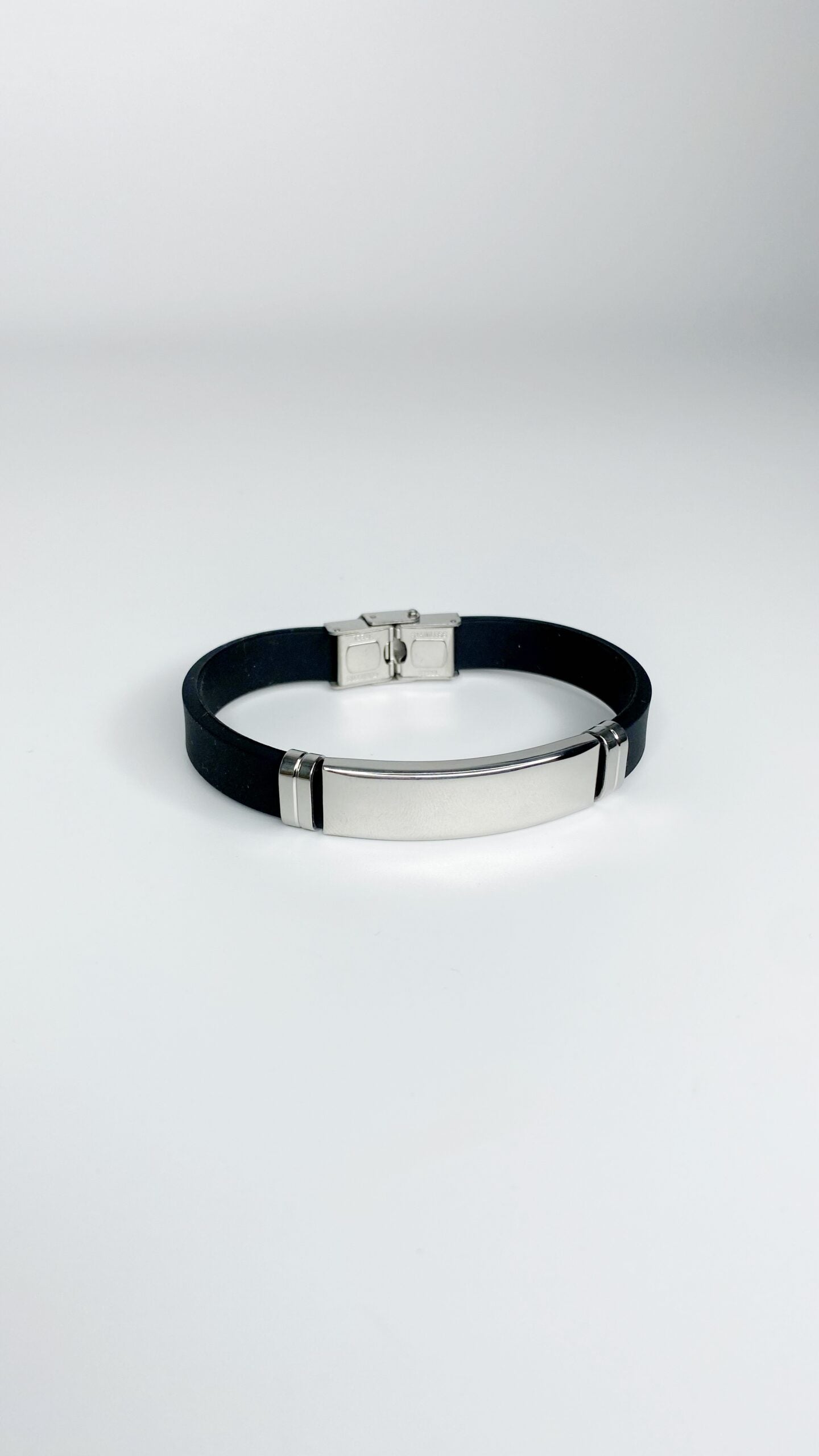 Pulsera con placa rectangular personalizado
