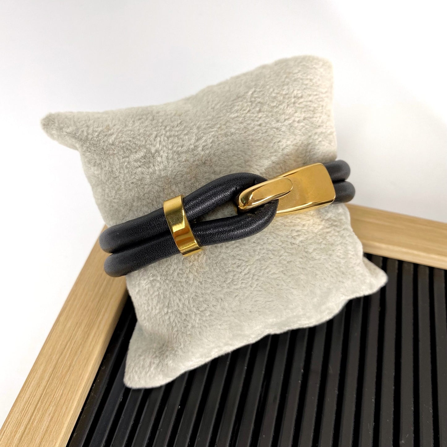 Pulsera de ancla con cuero genuino