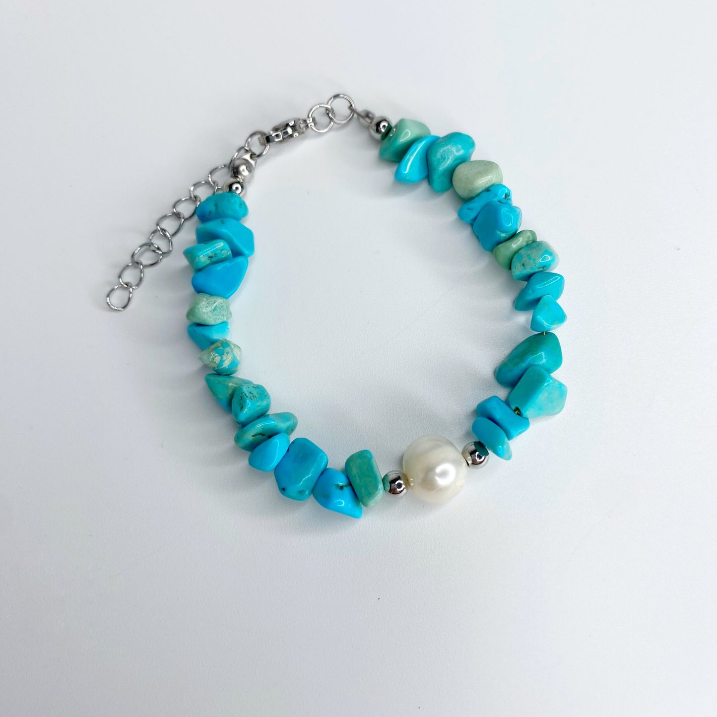Pulsera de piedras picadas con perla