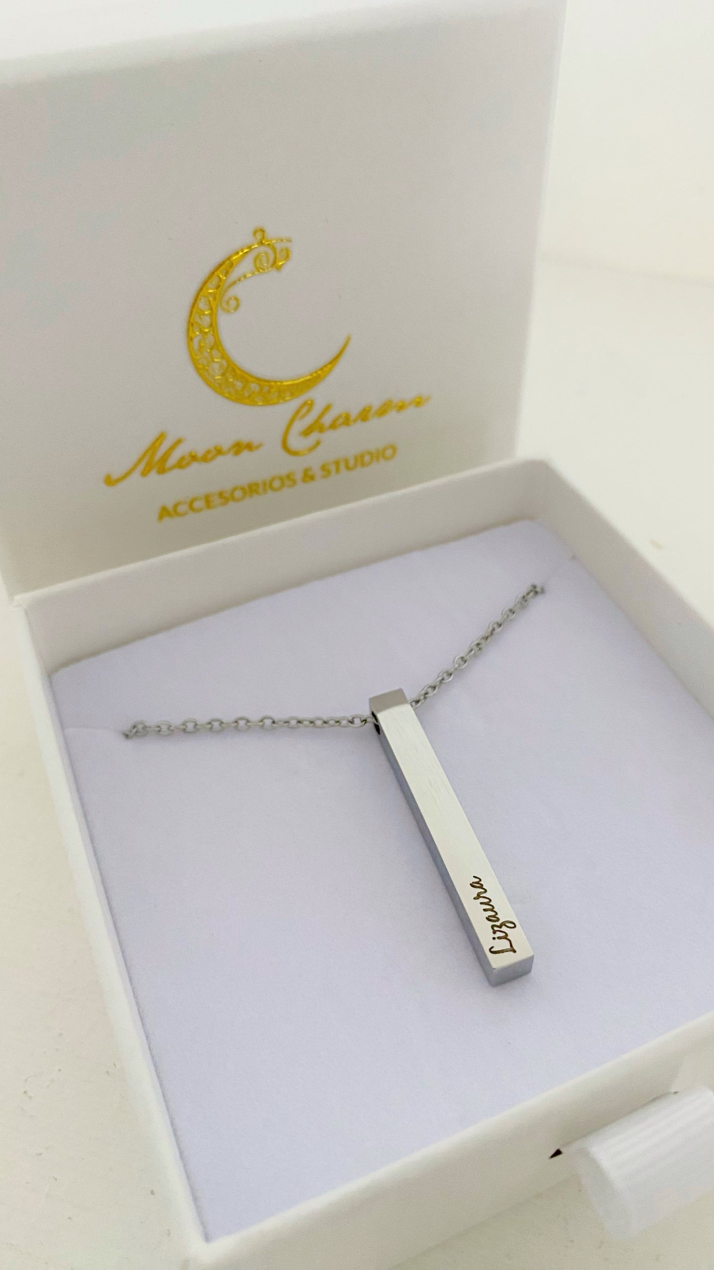 Cadena con barra personalizada