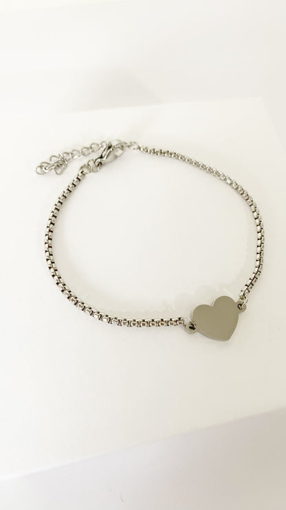 Pulsera con placa de corazón personalizada