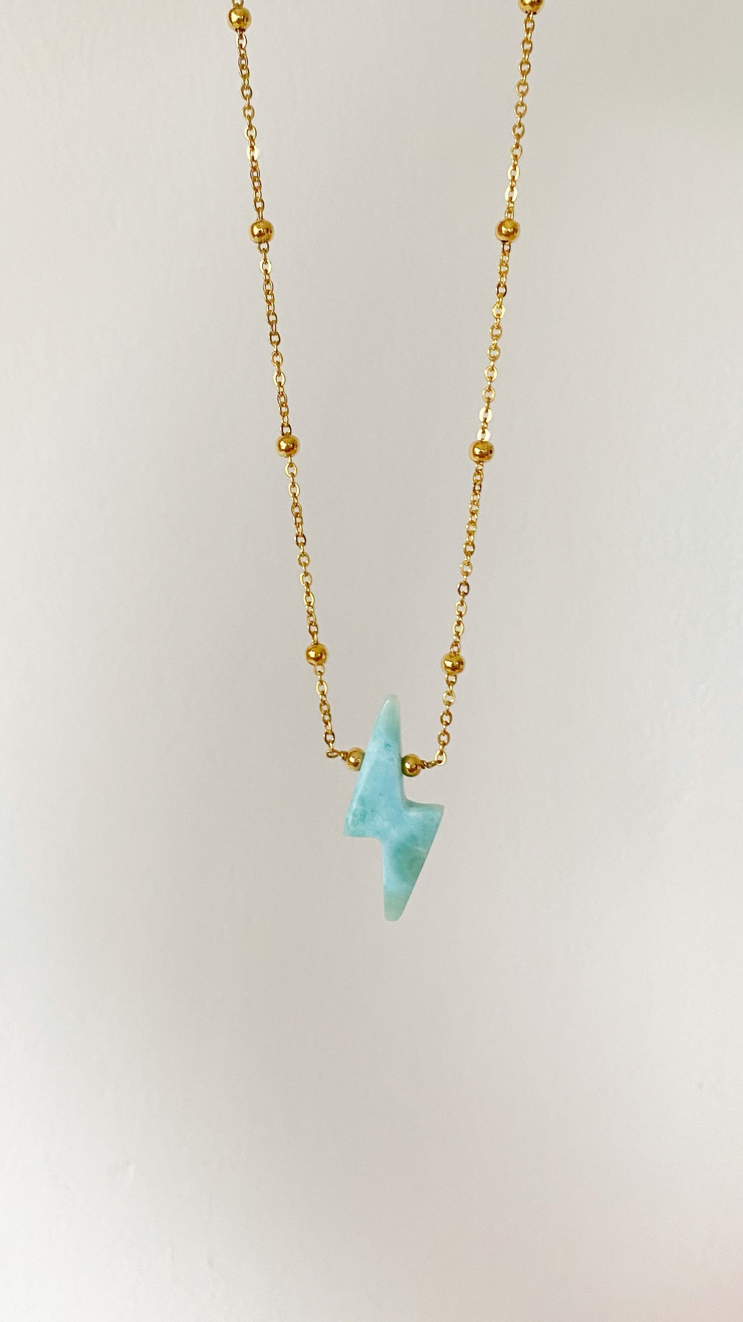 Cadena con rayo de larimar