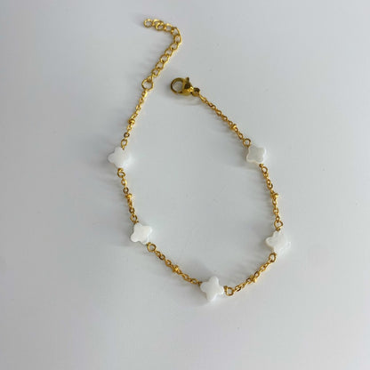 Pulseras de flores de nácar