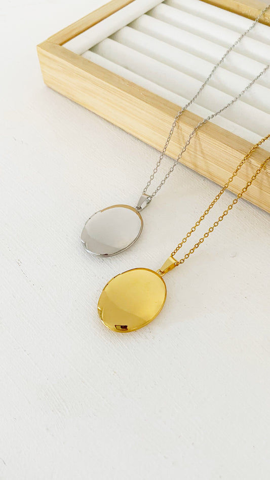 Cadena con relicario ovalado grande personalizado