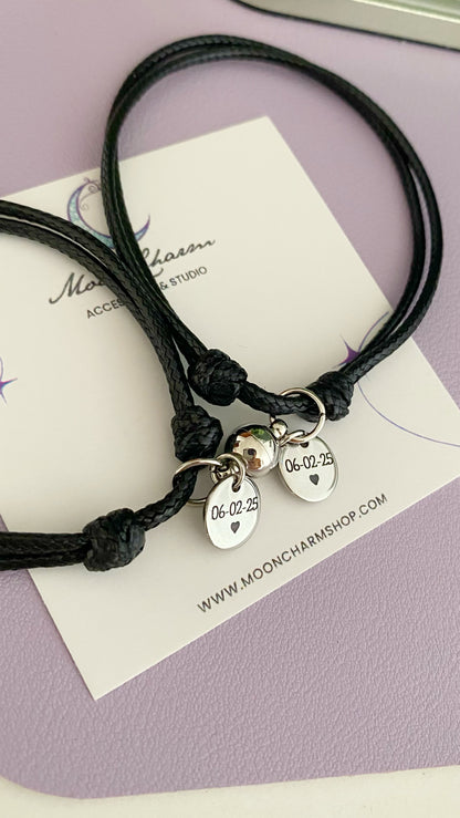 Duo de pulseras de hilo con imán