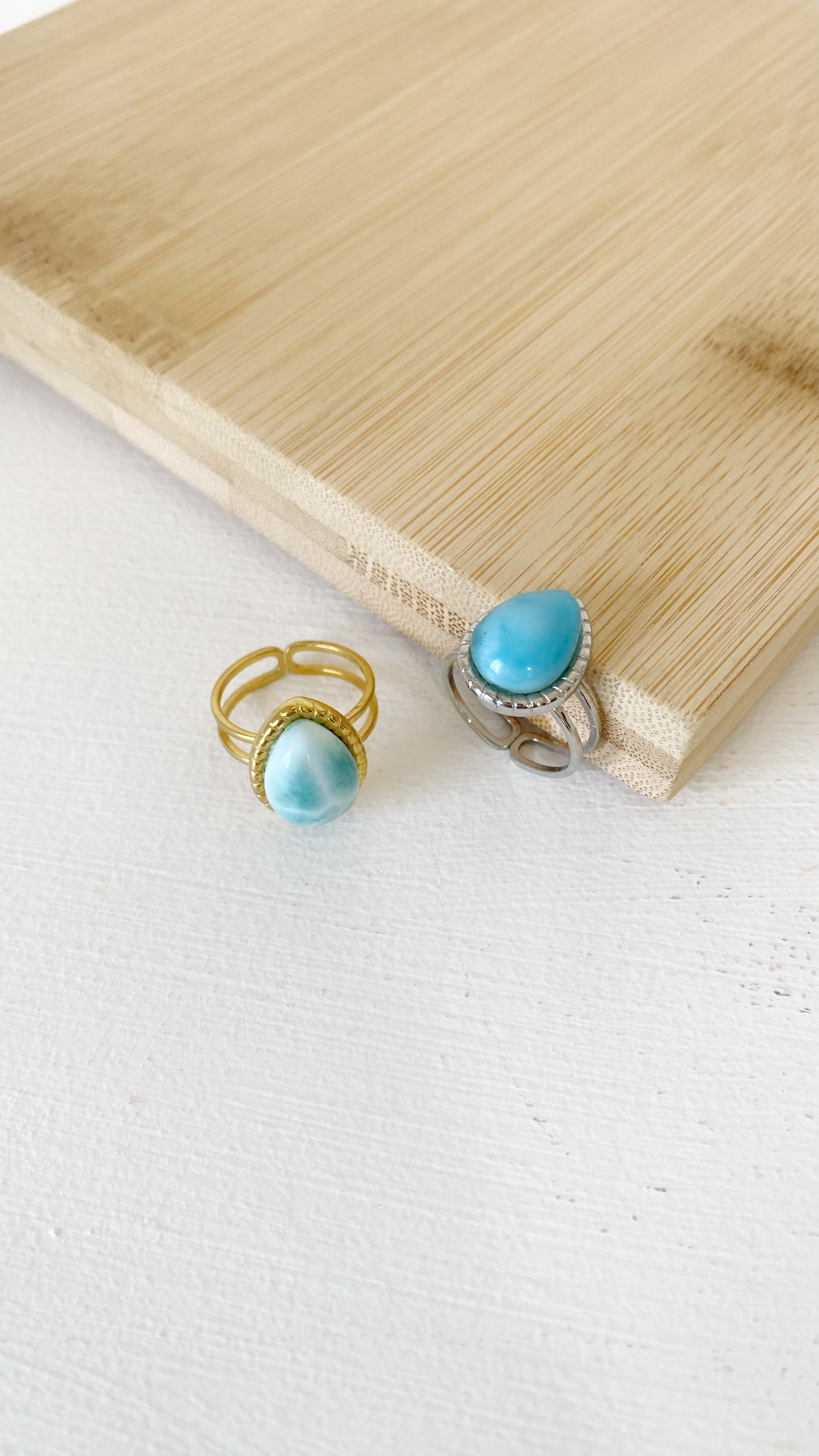 Anillo de gota de larimar