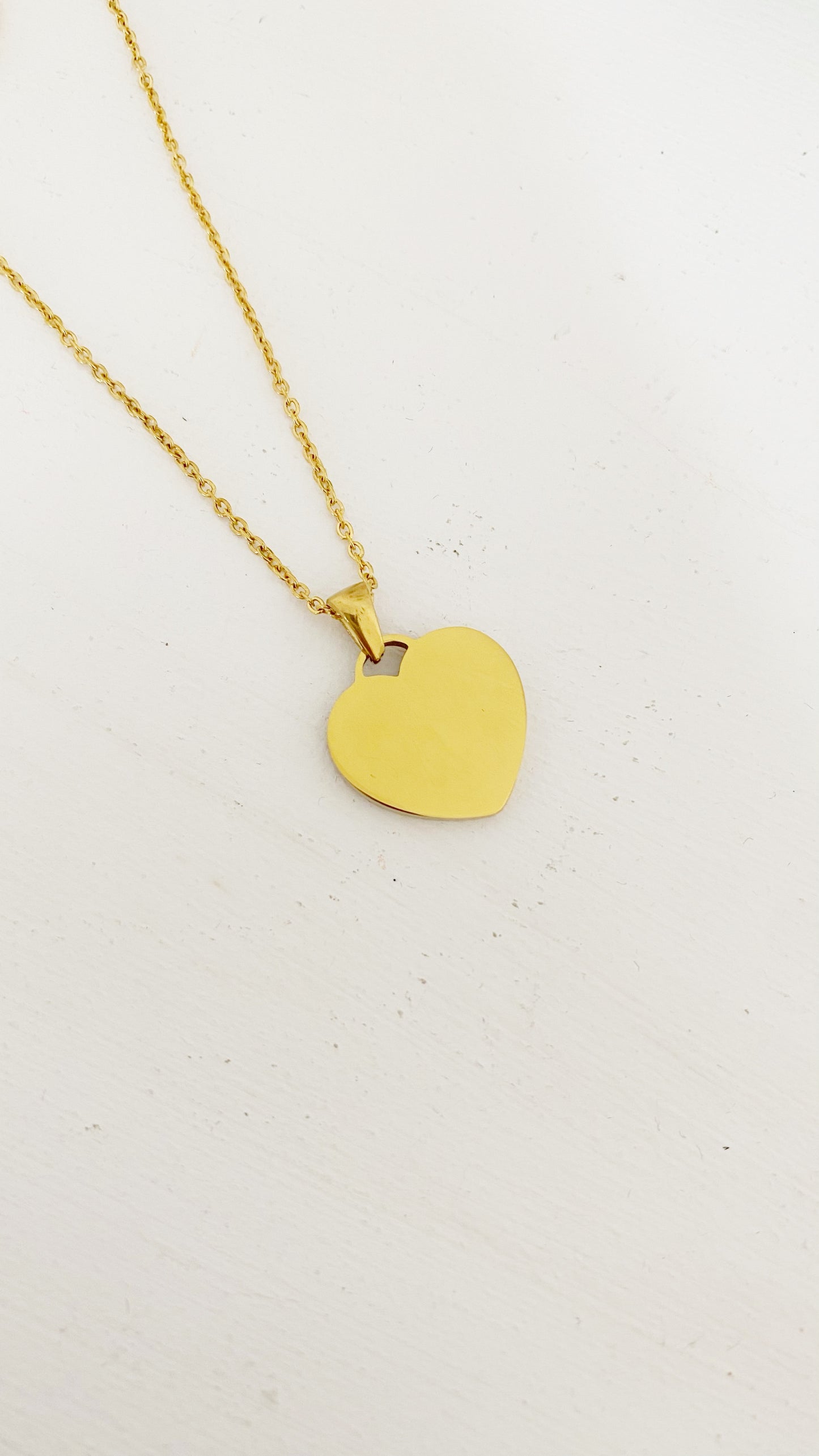 Cadena con placa de corazón personalizada