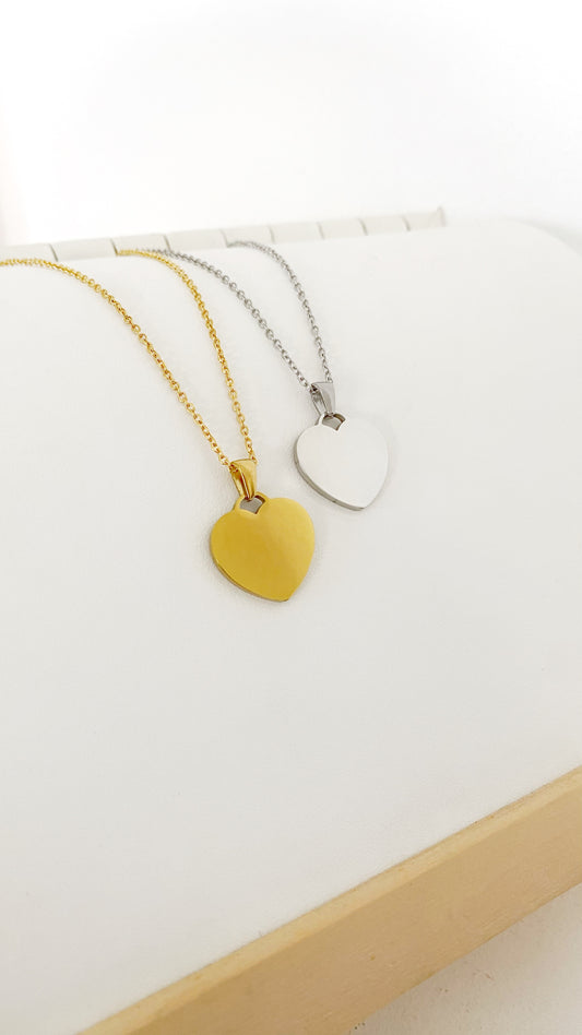 Cadena con placa de corazón personalizada