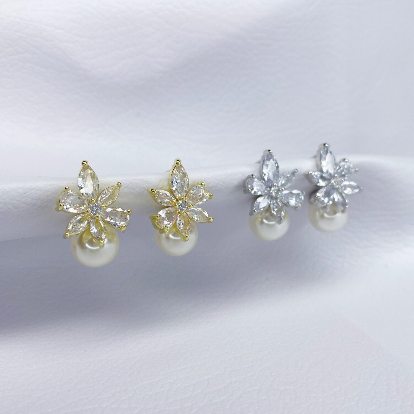 arete blanco zirconia flor perla