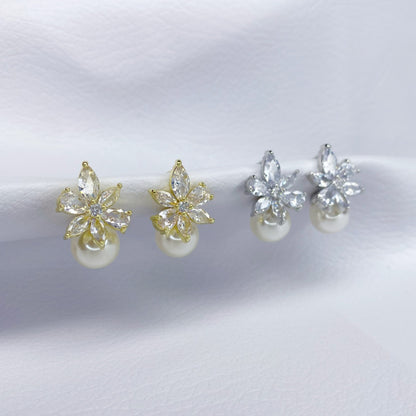 arete blanco zirconia flor perla