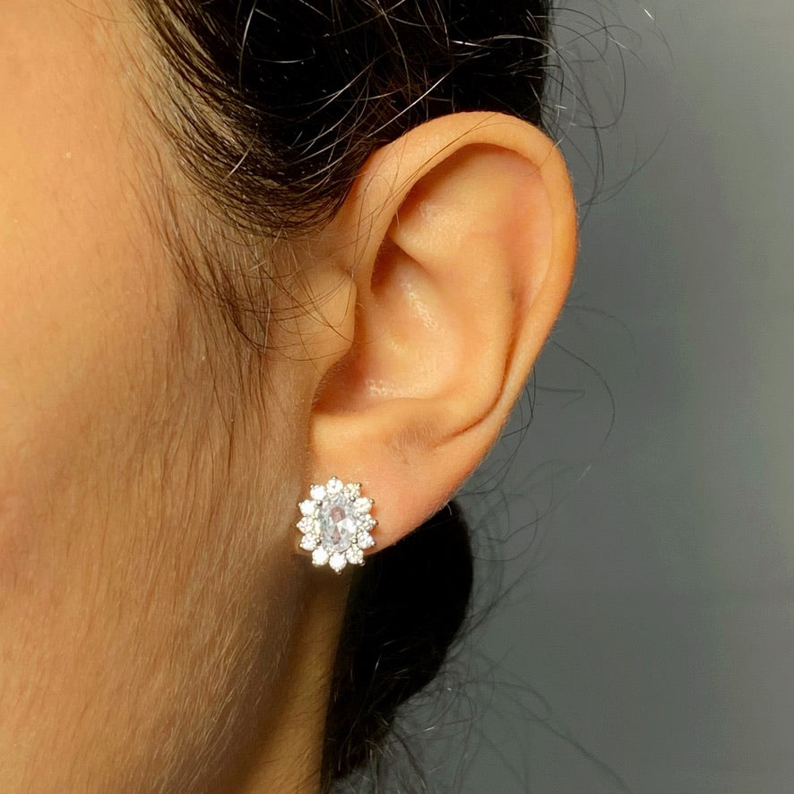 arete dormilona blanca flor zirconia