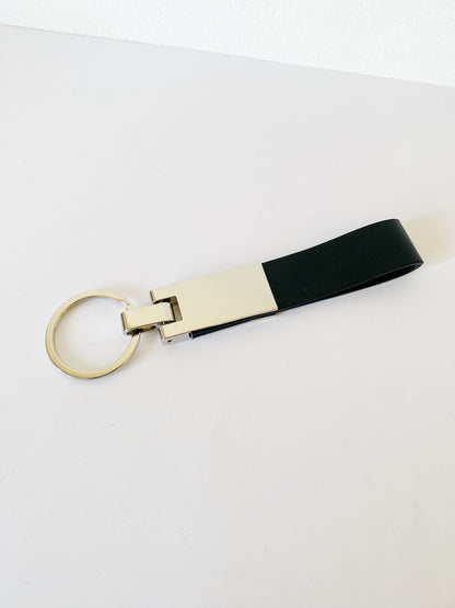 Llavero de piel y acero personalizado