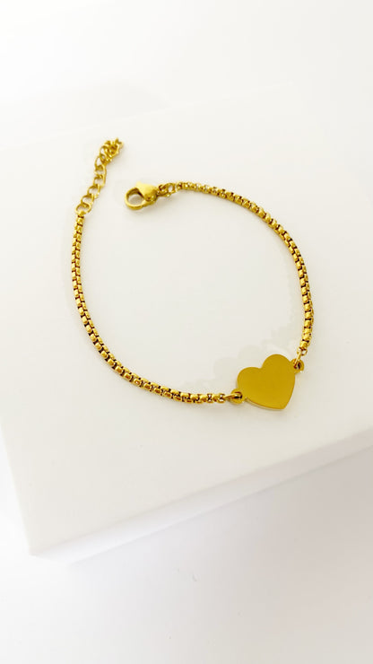 Pulsera con placa de corazón personalizada