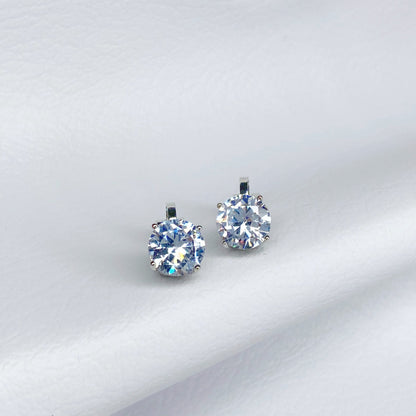 Aretes de zirconia blanca a presión