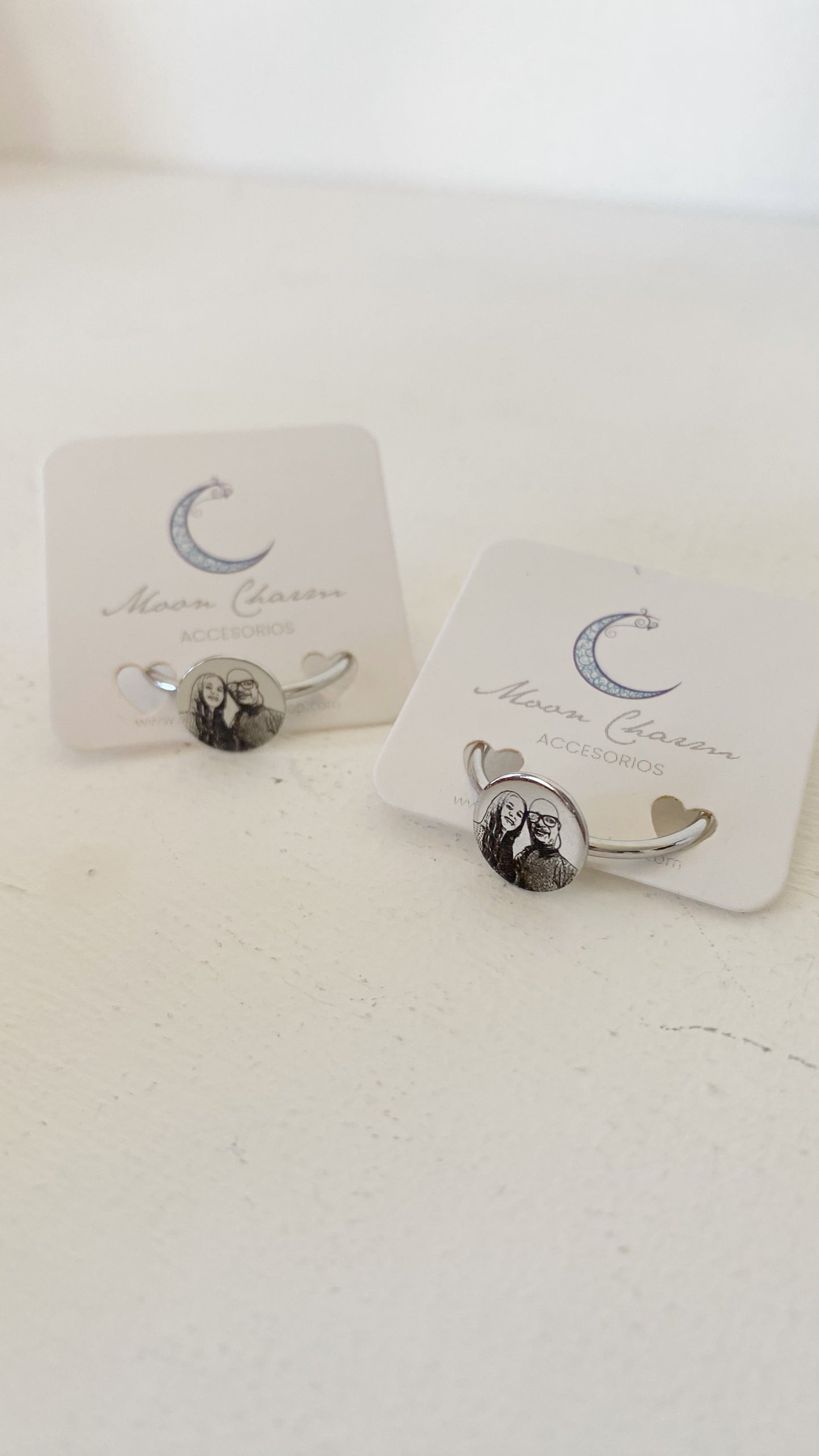 Anillo con placa personalizada