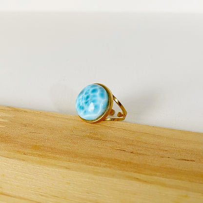 Anillo de larimar redondo