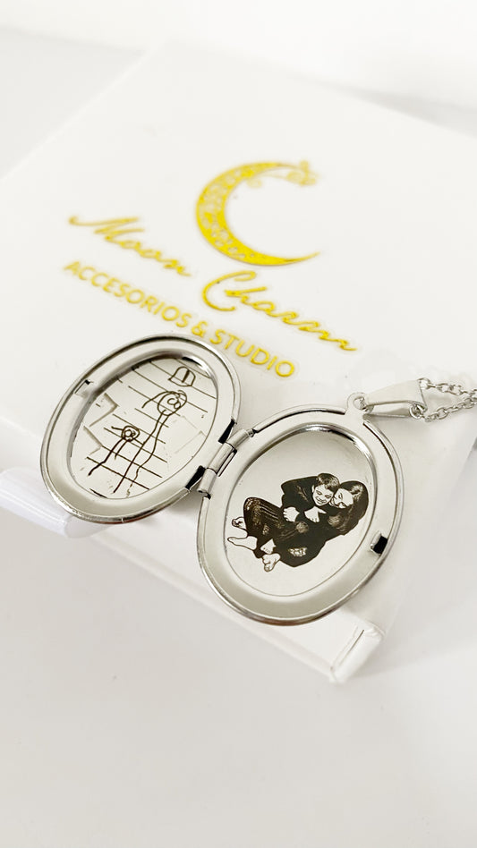 Cadena con relicario ovalado grande personalizado
